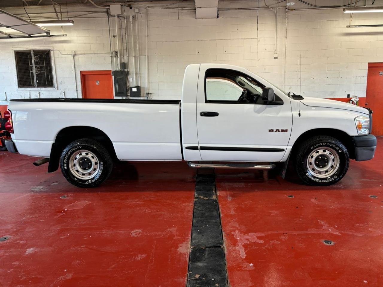 Bright White Clearcoat 2008 Dodge RAM 1500 ST RWD Pickup Truck Rear-Wheel Drive Automatic