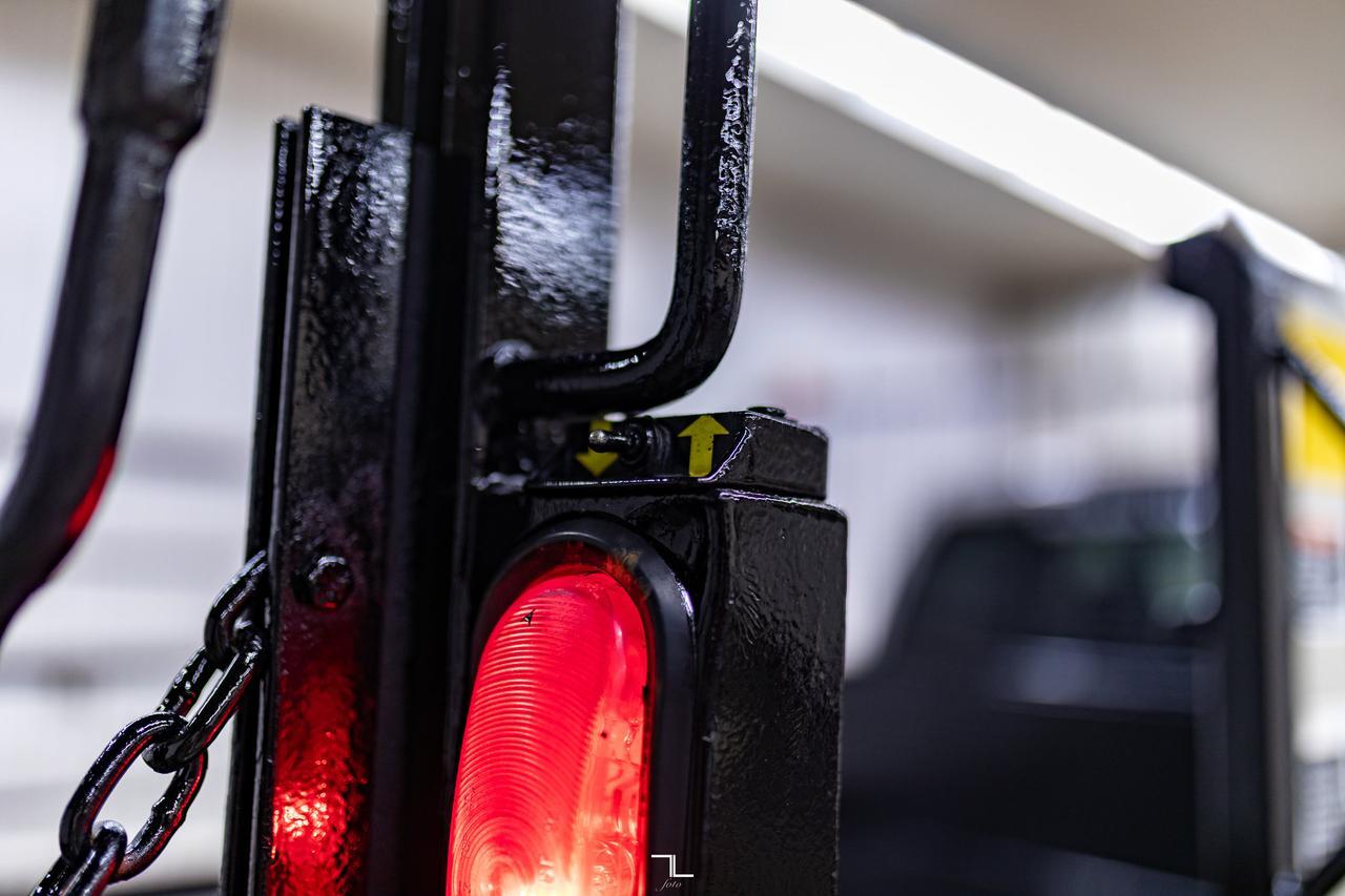 2008 Dodge Ram 3500 4x2 Crew Cab ST Dually Deck Power Liftgate Red Deer AB