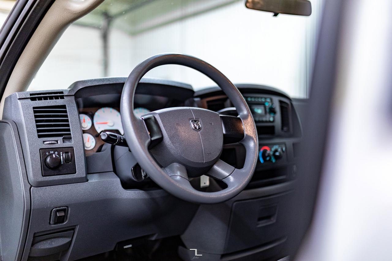 2008 Dodge Ram 3500 4x2 Crew Cab ST Dually Deck Power Liftgate Red Deer AB