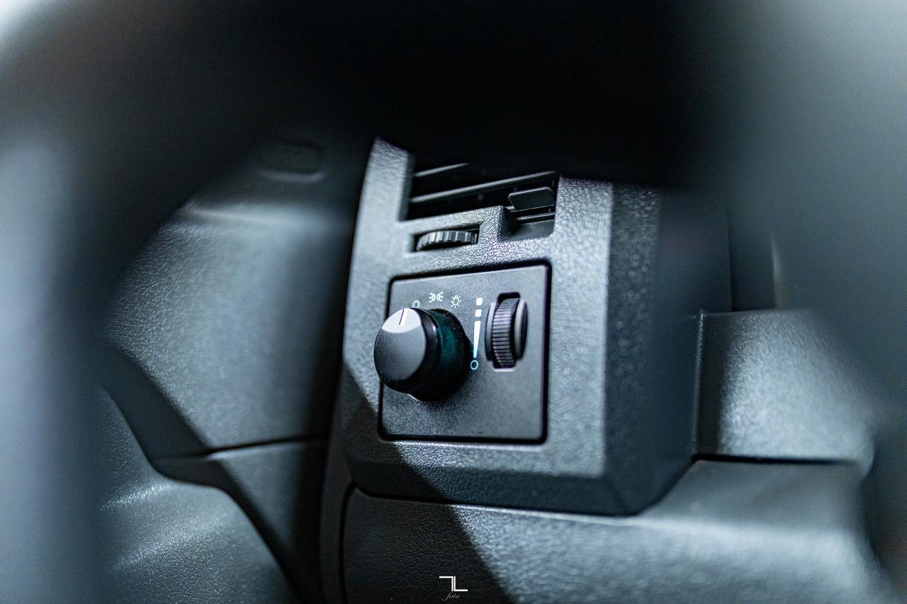 2008 Dodge Ram 3500 4x2 Crew Cab ST Dually Deck Power Liftgate Red Deer AB