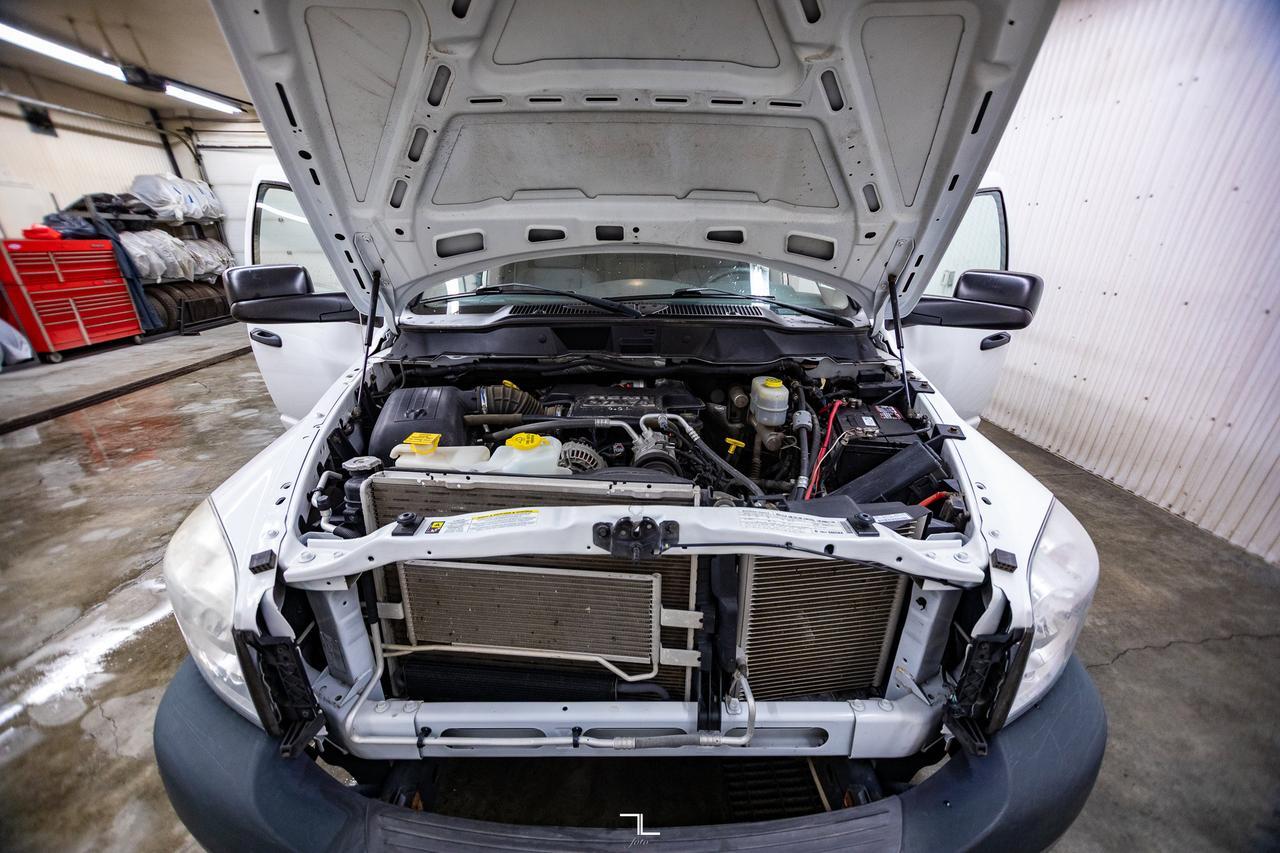 2008 Dodge Ram 3500 4x2 Crew Cab ST Dually Deck Power Liftgate Red Deer AB