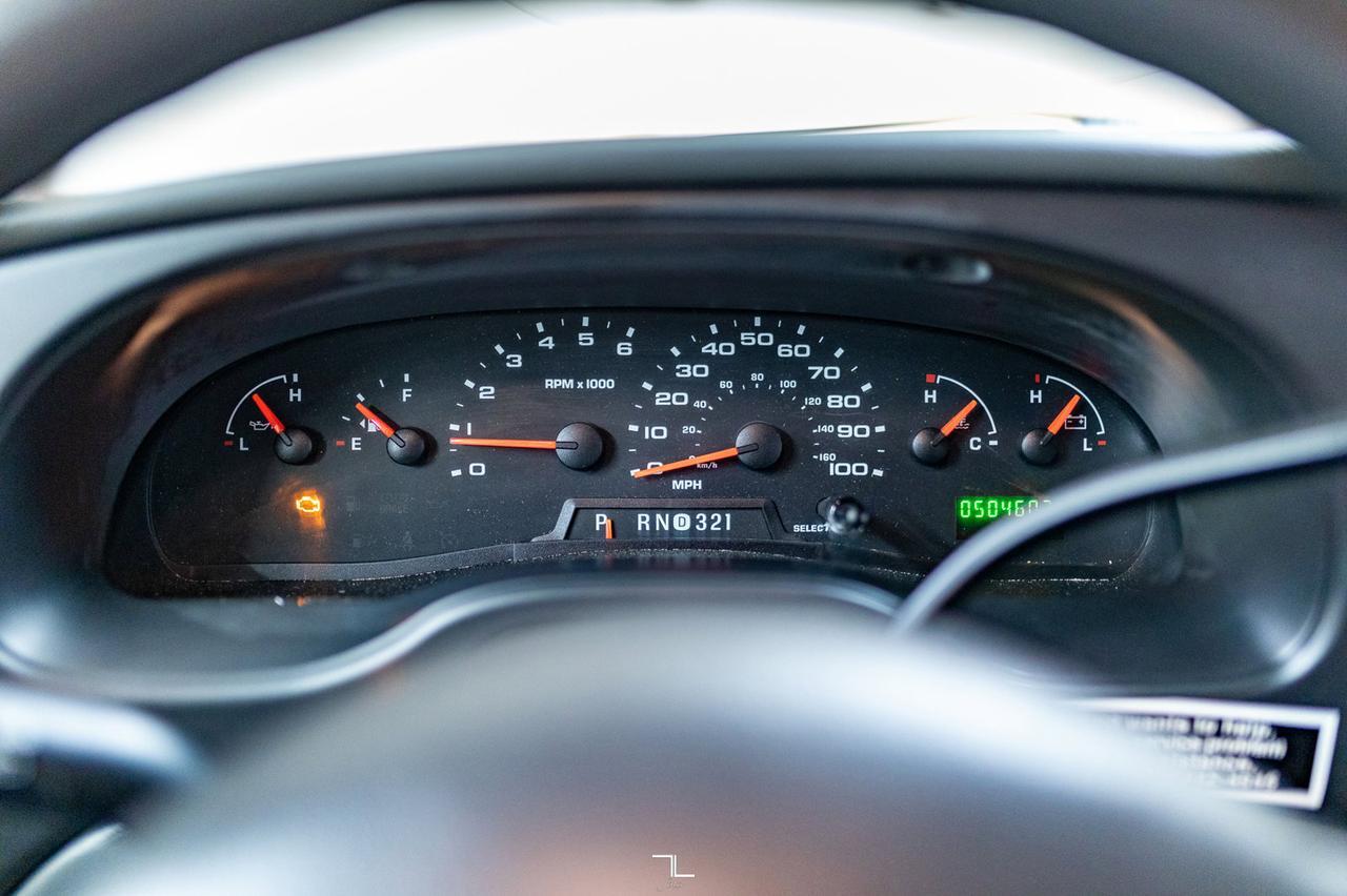 2008 FORD E-450 XLT 24 Passenger Bus Red Deer AB