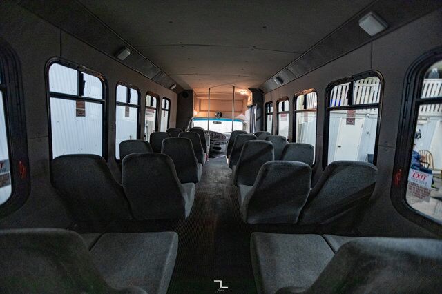 2008 FORD E-450 XLT 24 Passenger Bus Red Deer AB