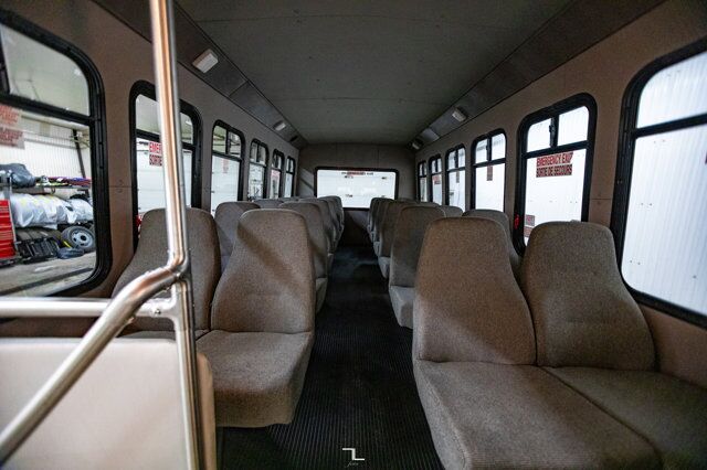 2008 FORD E-450 XLT 24 Passenger Bus Red Deer AB