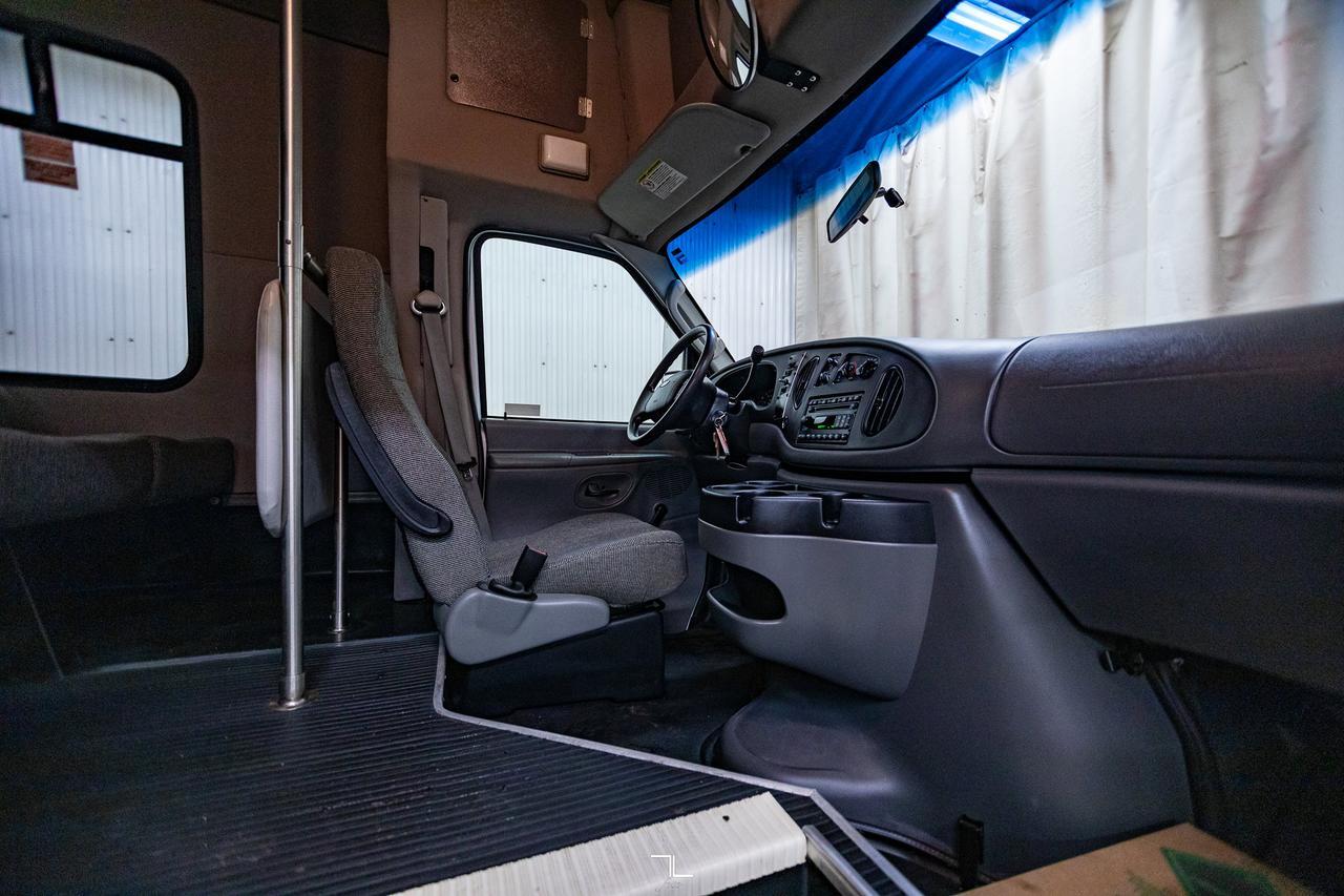 2008 Ford E-450 24 Passenger Bus Red Deer AB