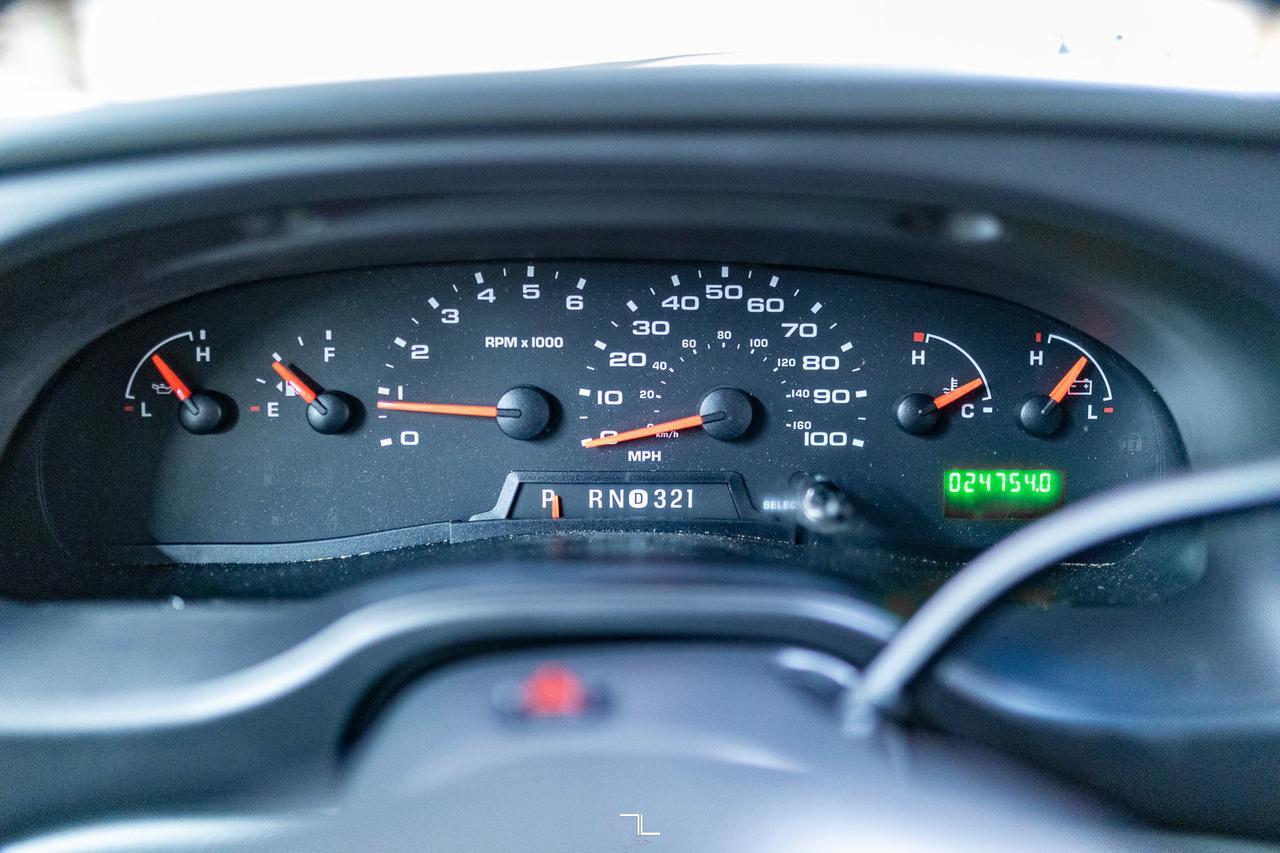 2008 Ford E-450 24 Passenger Bus Red Deer AB