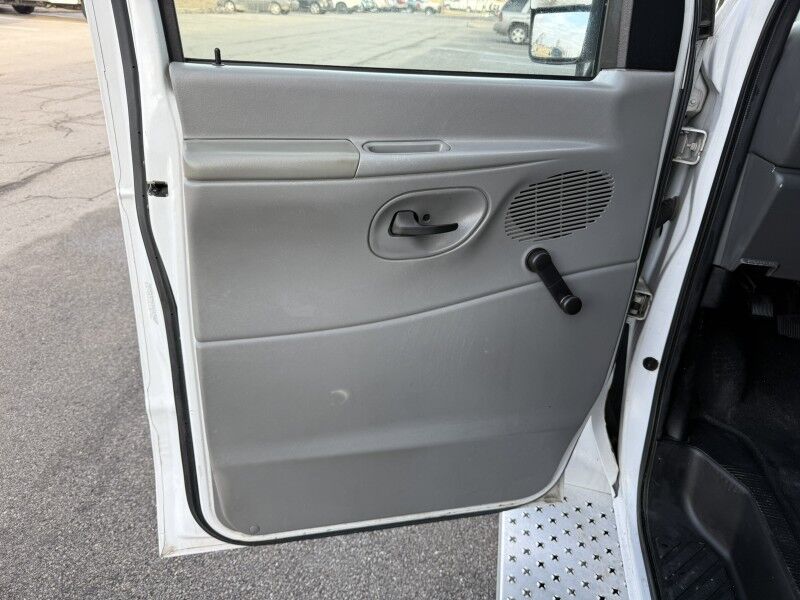 2008 Ford E-450 Passenger Bus w/ Wheelchair Lift Collinsville OK