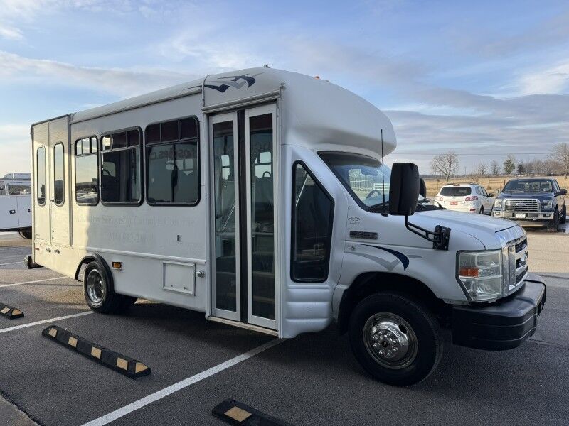 2008 Ford E-450 Passenger Bus w/ Wheelchair Lift Collinsville OK