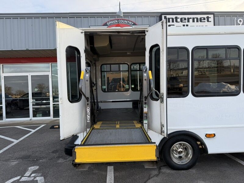 2008 Ford E-450 Passenger Bus w/ Wheelchair Lift Collinsville OK