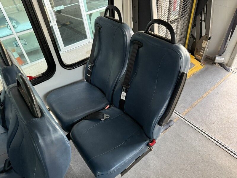 2008 Ford E-450 Passenger Bus w/ Wheelchair Lift Collinsville OK