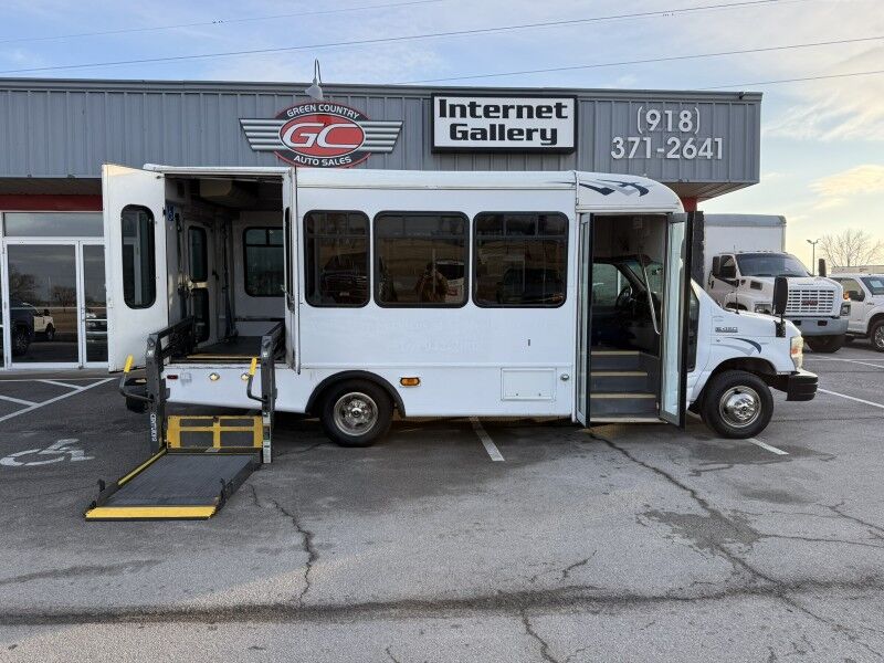 2008 Ford E-450 Passenger Bus w/ Wheelchair Lift Collinsville OK