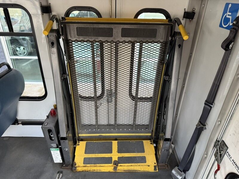 2008 Ford E-450 Passenger Bus w/ Wheelchair Lift Collinsville OK