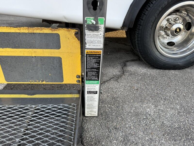 2008 Ford E-450 Passenger Bus w/ Wheelchair Lift Collinsville OK