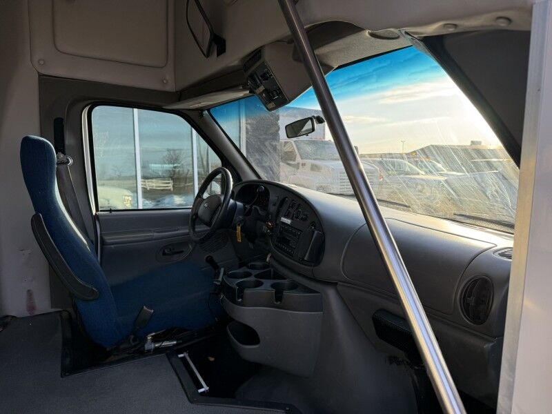 2008 Ford E-450 Passenger Bus w/ Wheelchair Lift Collinsville OK