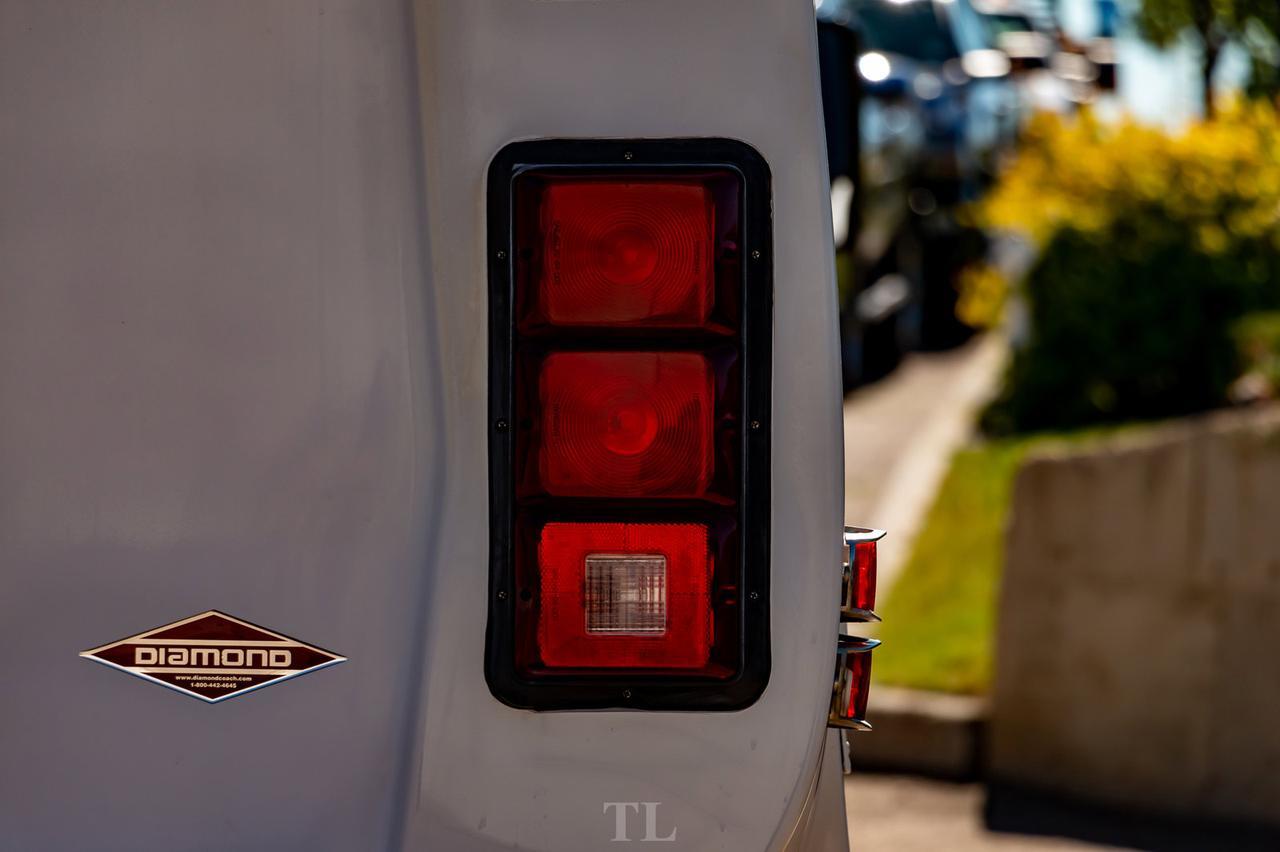 2008 Ford E-450 SD 19 Passenger Cutaway Wheelchair Lift Red Deer AB