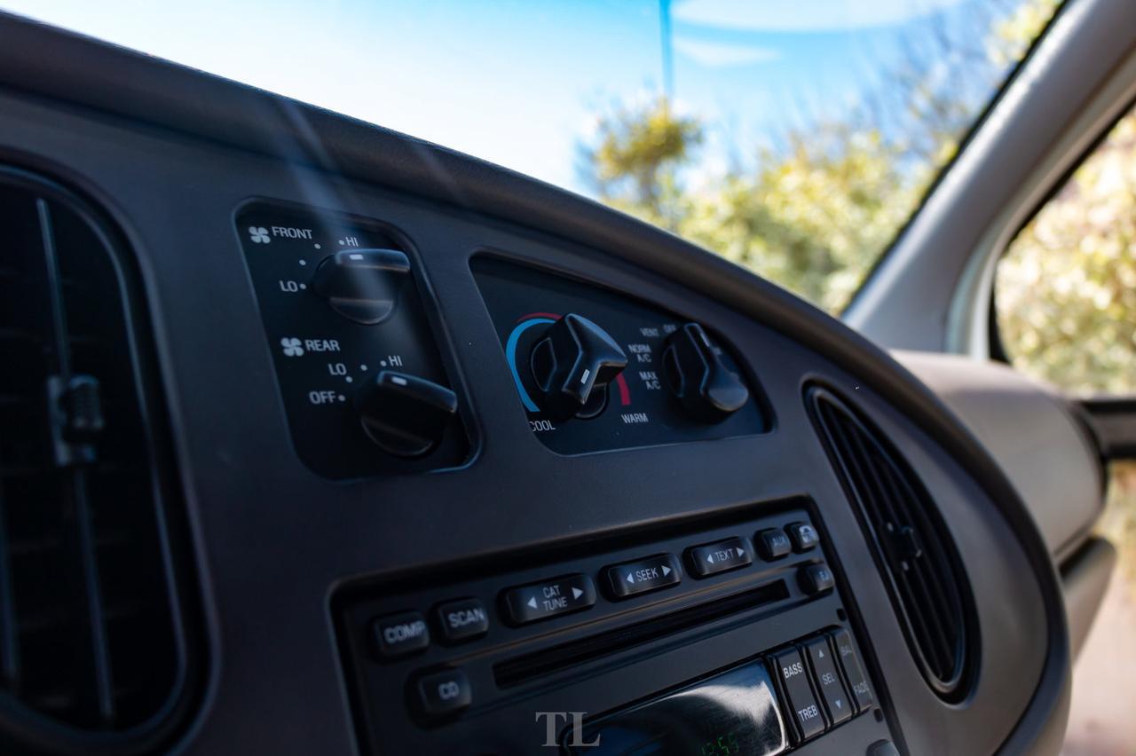 2008 Ford E-450 SD 19 Passenger Cutaway Wheelchair Lift Red Deer AB