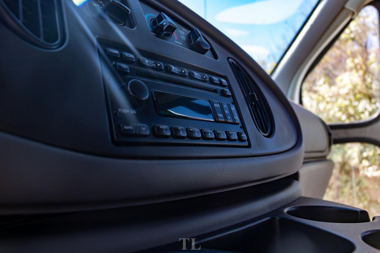 2008 Ford E-450 SD 19 Passenger Cutaway Wheelchair Lift Red Deer AB