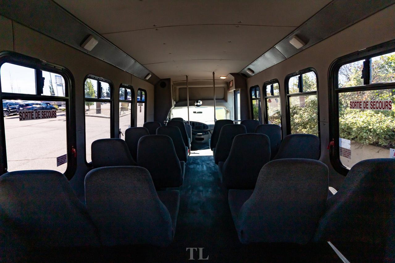 2008 Ford E-450 SD 19 Passenger Cutaway Wheelchair Lift Red Deer AB