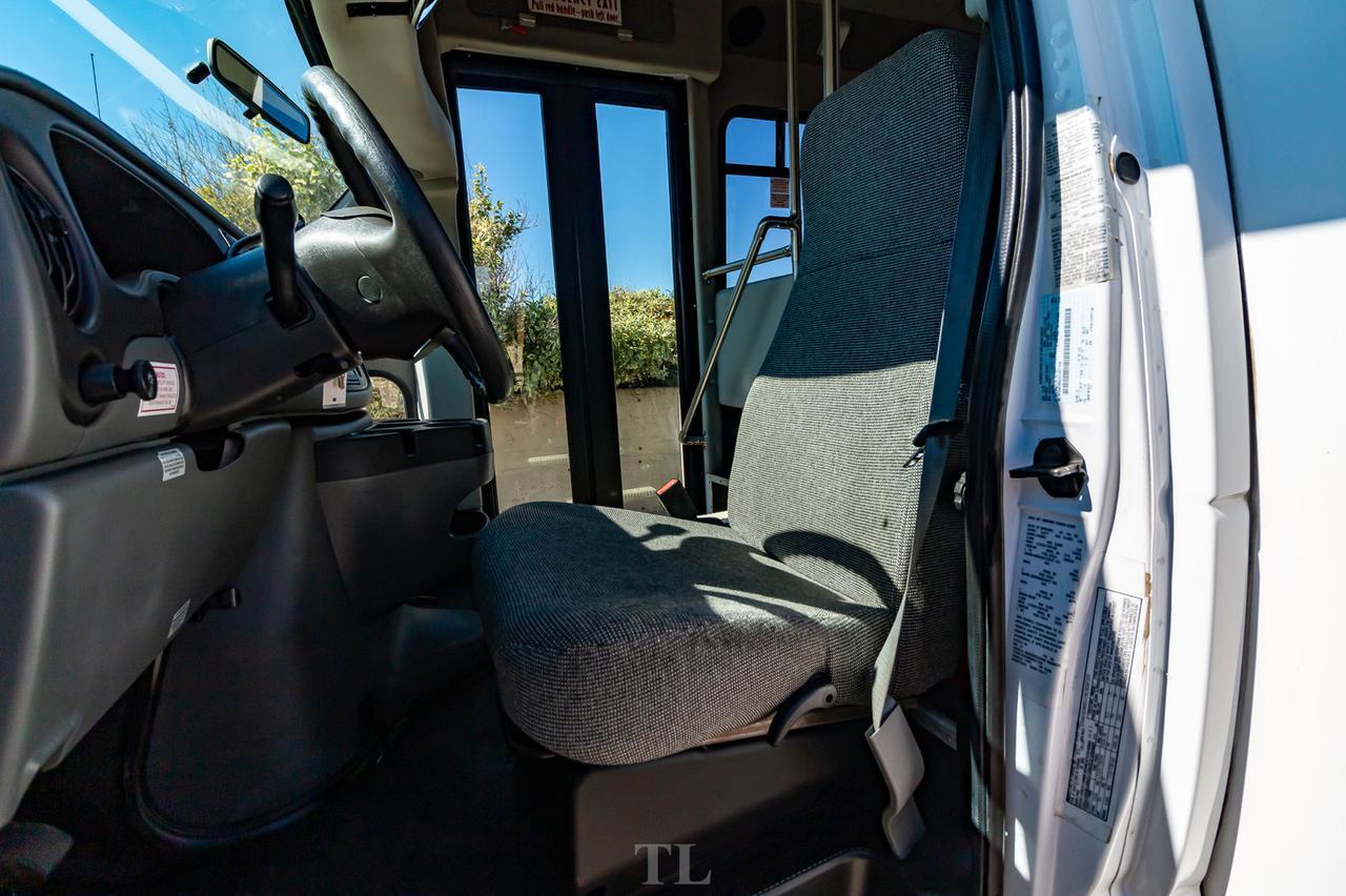 2008 Ford E-450 SD 19 Passenger Cutaway Wheelchair Lift Red Deer AB