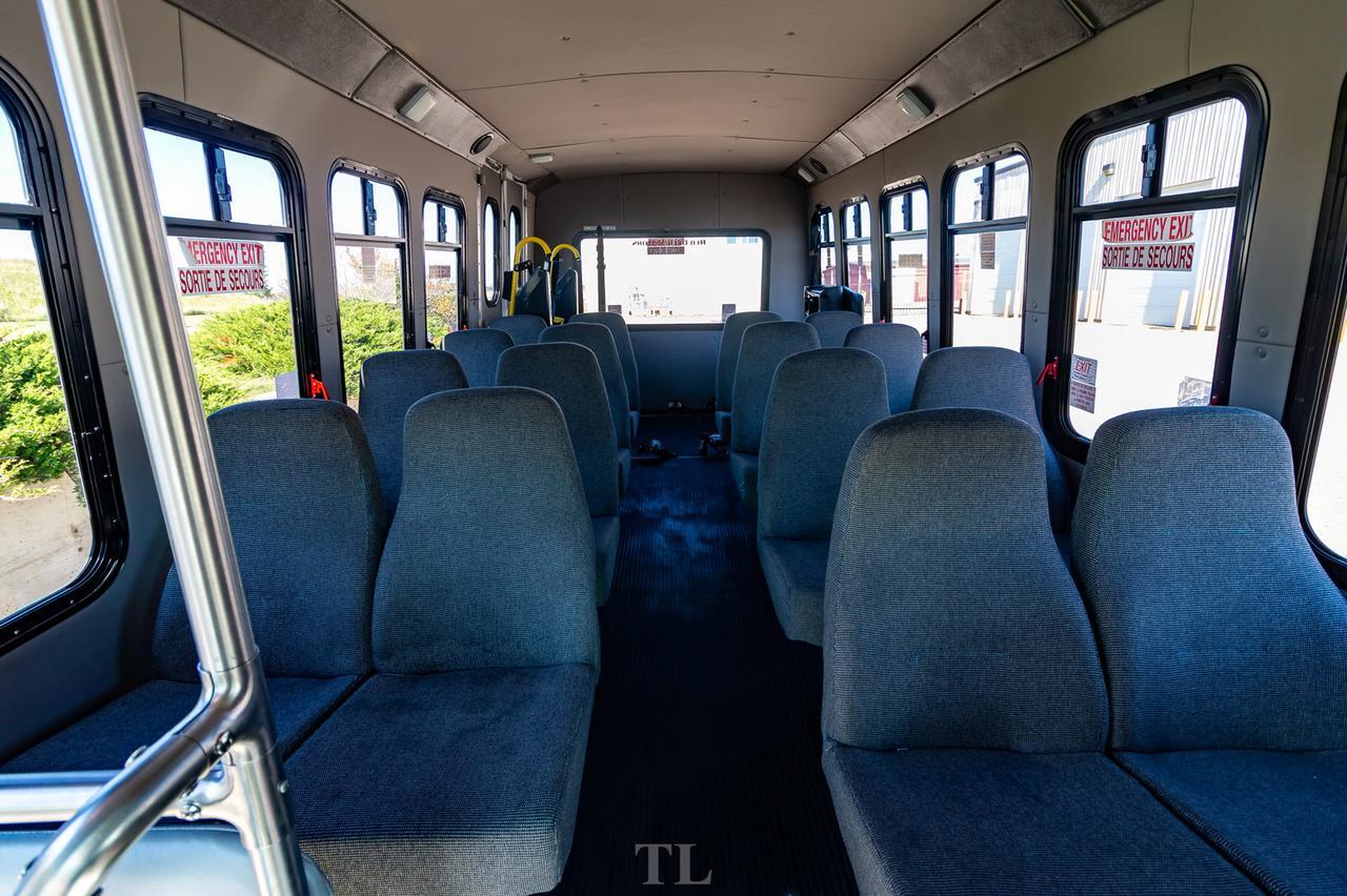 2008 Ford E-450 SD 19 Passenger Cutaway Wheelchair Lift Red Deer AB