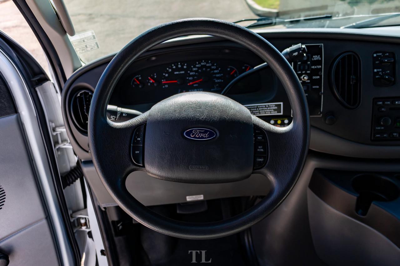2008 Ford E-450 SD 19 Passenger Cutaway Wheelchair Lift Red Deer AB