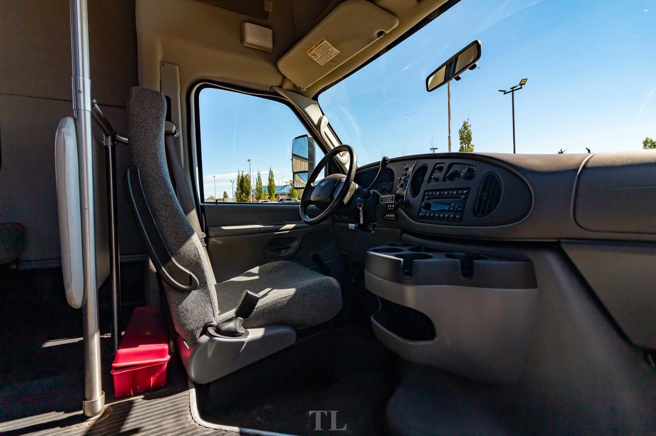 2008 Ford E-450 SD 19 Passenger Cutaway Wheelchair Lift Red Deer AB