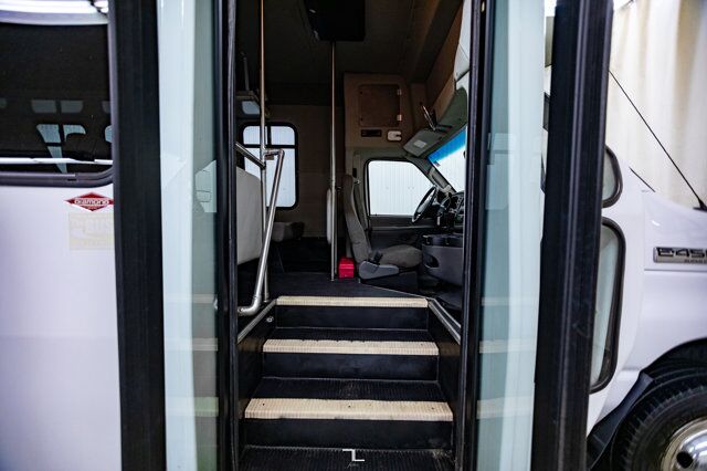 2008 Ford E-450 XLT 24 Passenger Bus Red Deer AB