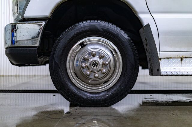 2008 Ford E-450 XLT 24 Passenger Bus Red Deer AB