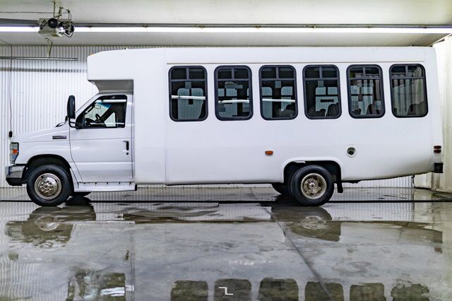 2008 Ford E-450 XLT 24 Passenger Bus Red Deer AB