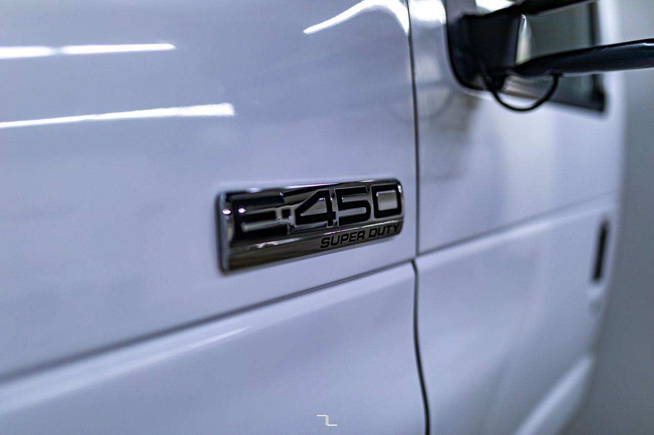 2008 Ford E-450 XLT 24 Passenger Bus Red Deer AB