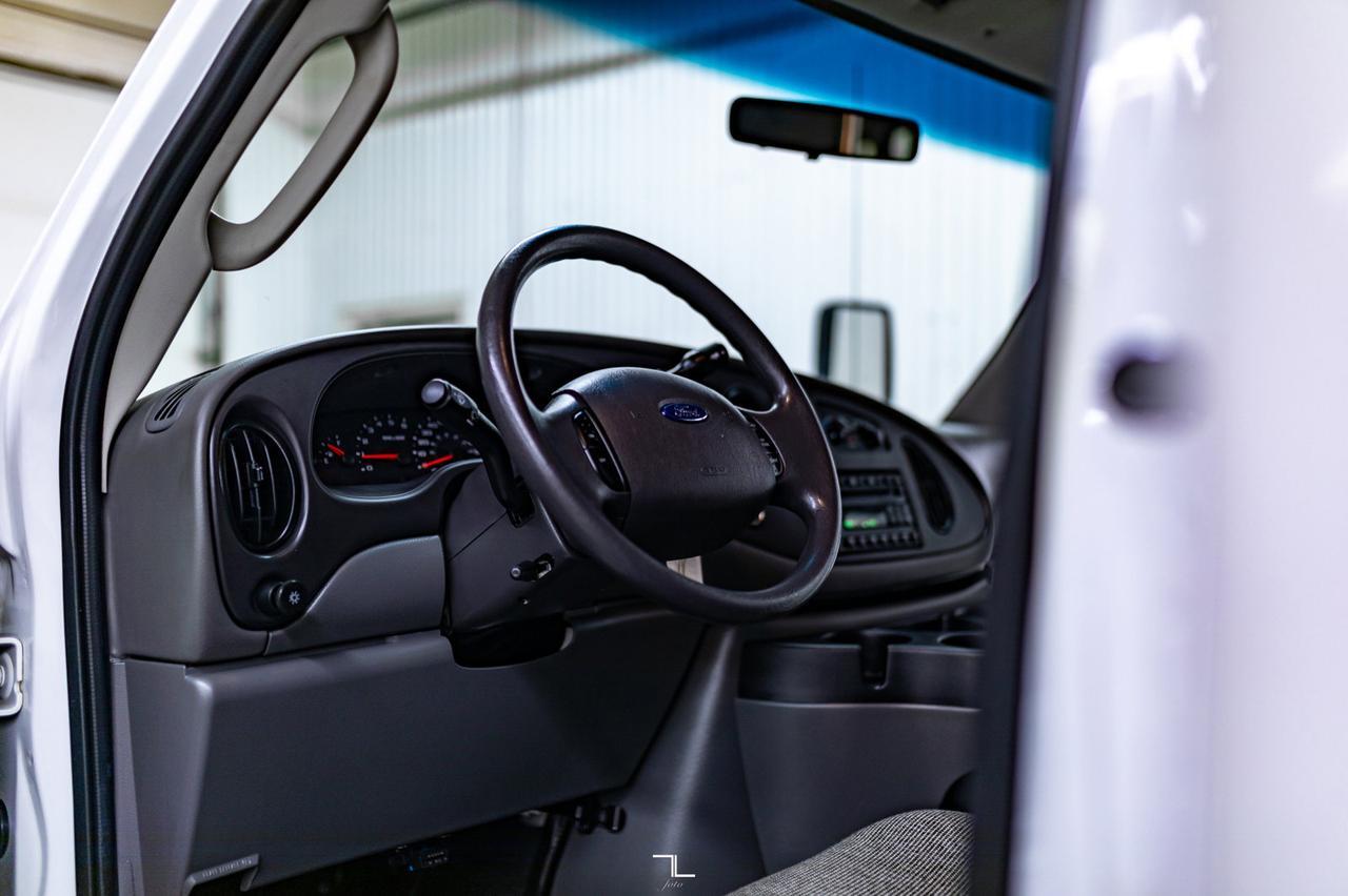 2008 Ford E-450 XLT 24 Passenger Bus Red Deer AB