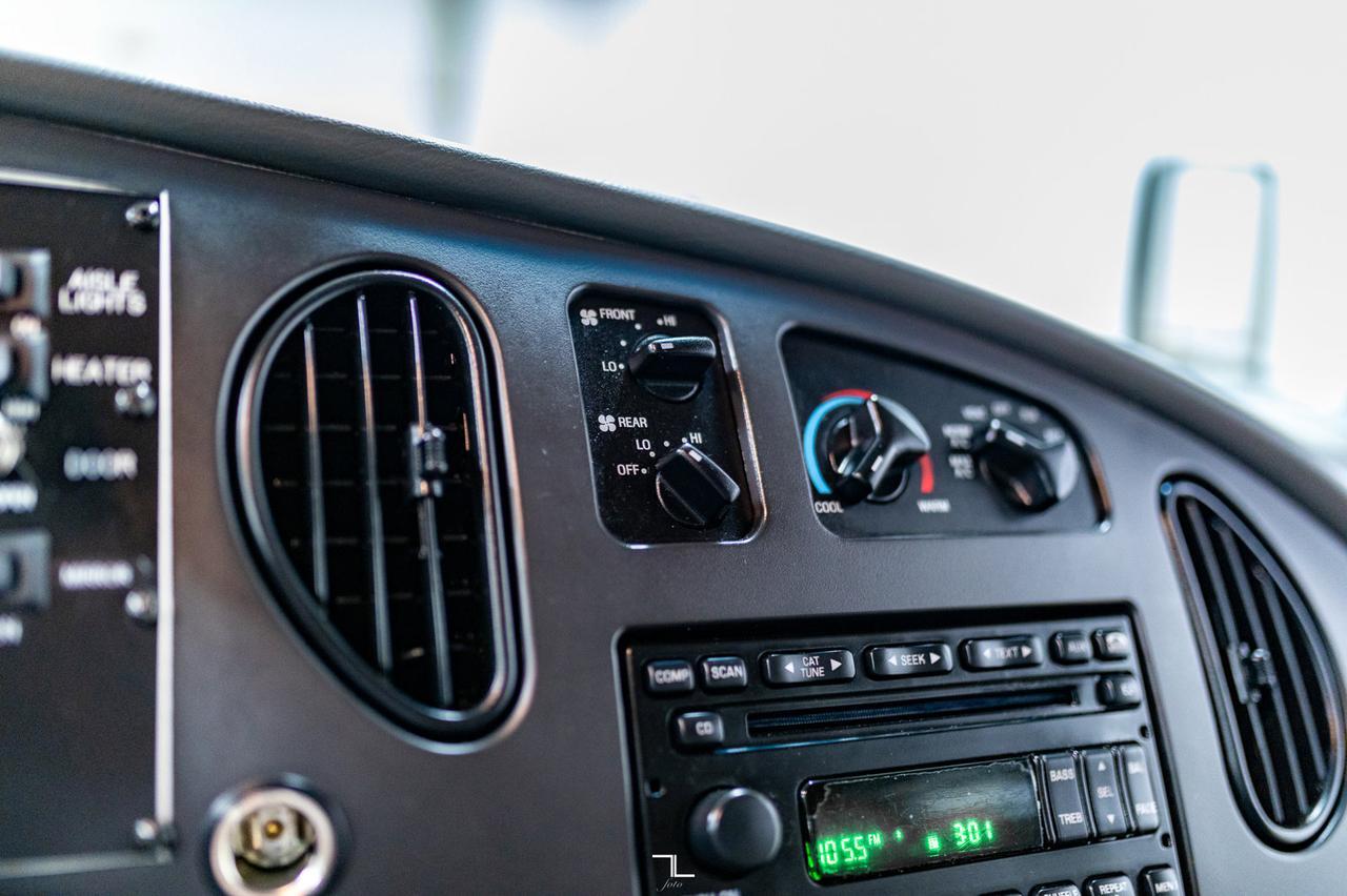 2008 Ford E-450 XLT 24 Passenger Bus Red Deer AB