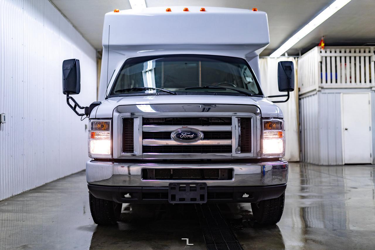 2008 Ford E-450 XLT 24 Passenger Bus Red Deer AB