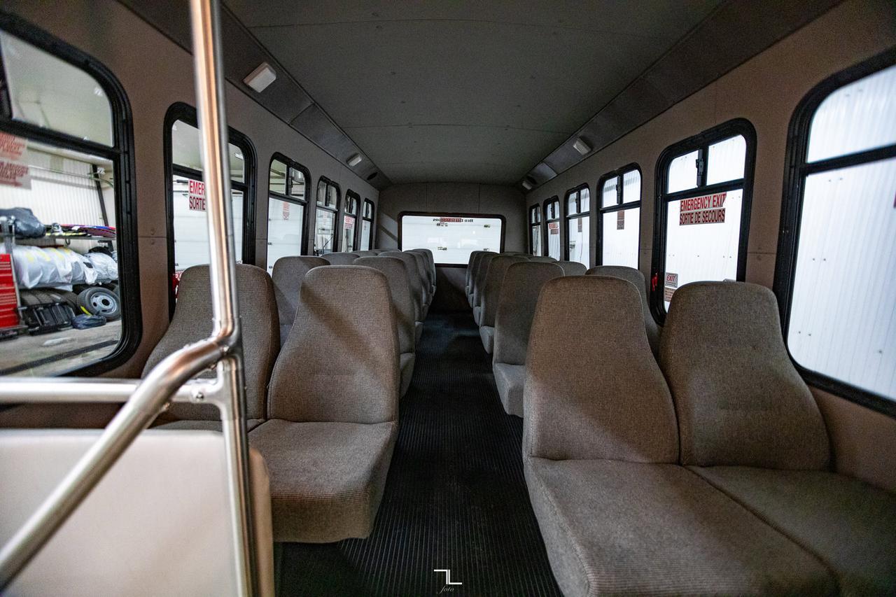 2008 Ford E-450 XLT 24 Passenger Bus Red Deer AB