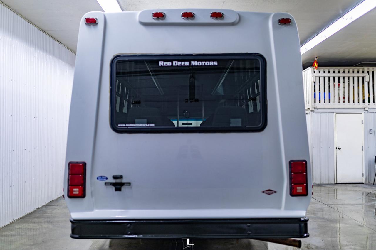 2008 Ford E-450 XLT 24 Passenger Bus Red Deer AB