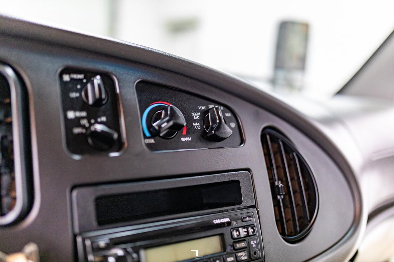 2008 Ford E-450 XLT 24 Passenger Bus Red Deer AB