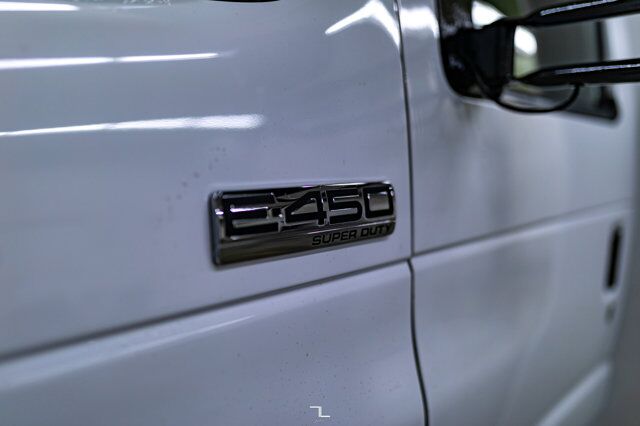 2008 Ford E-450 XLT 24 Passenger Bus Red Deer AB