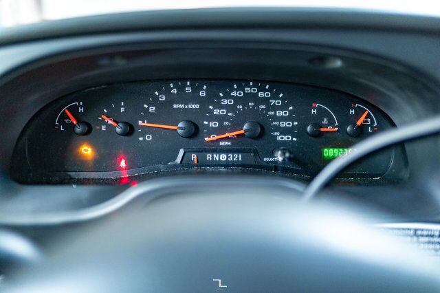 2008 Ford E-450 XLT 24 Passenger Bus Red Deer AB