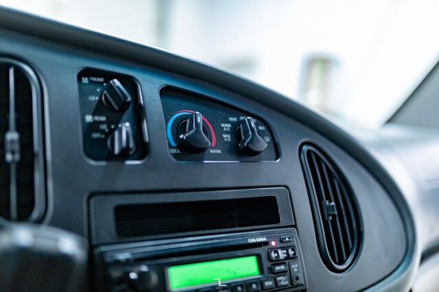 2008 Ford E-450 XLT 24 Passenger Bus Red Deer AB