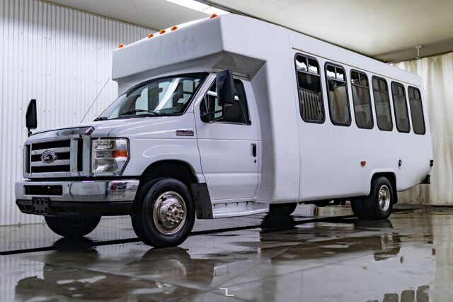 2008 Ford E-450 XLT 24 Passenger Bus Red Deer AB