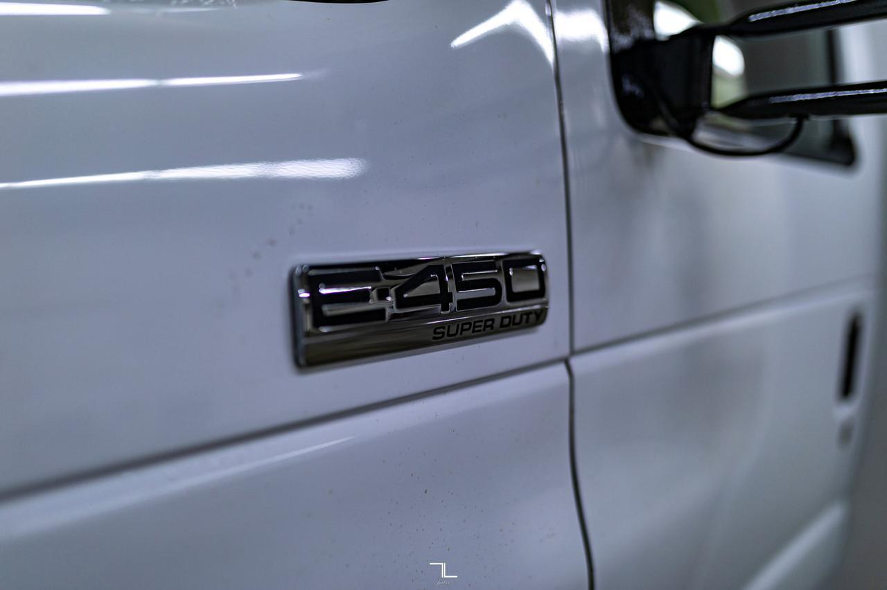 2008 Ford E-450 XLT 24 Passenger Bus Red Deer AB