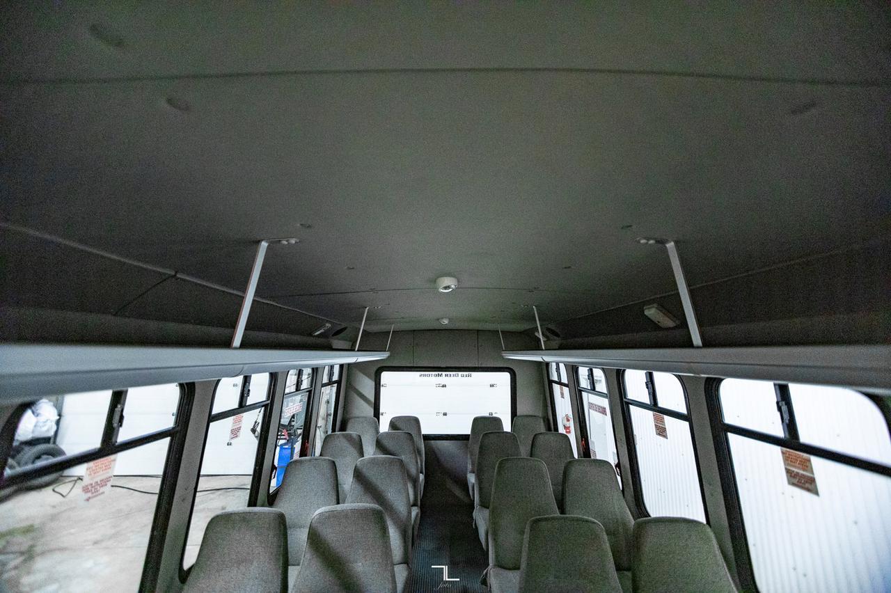 2008 Ford E-450 XLT 24 Passenger Bus Red Deer AB