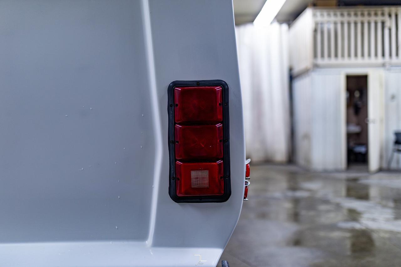 2008 Ford E-450 XLT 24 Passenger Red Deer AB