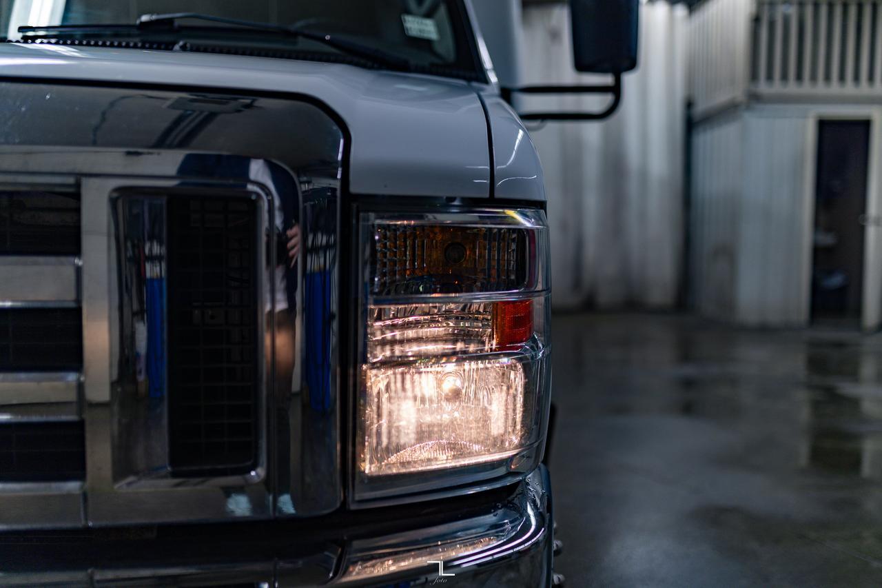 2008 Ford E-450 XLT 24 Passenger Red Deer AB