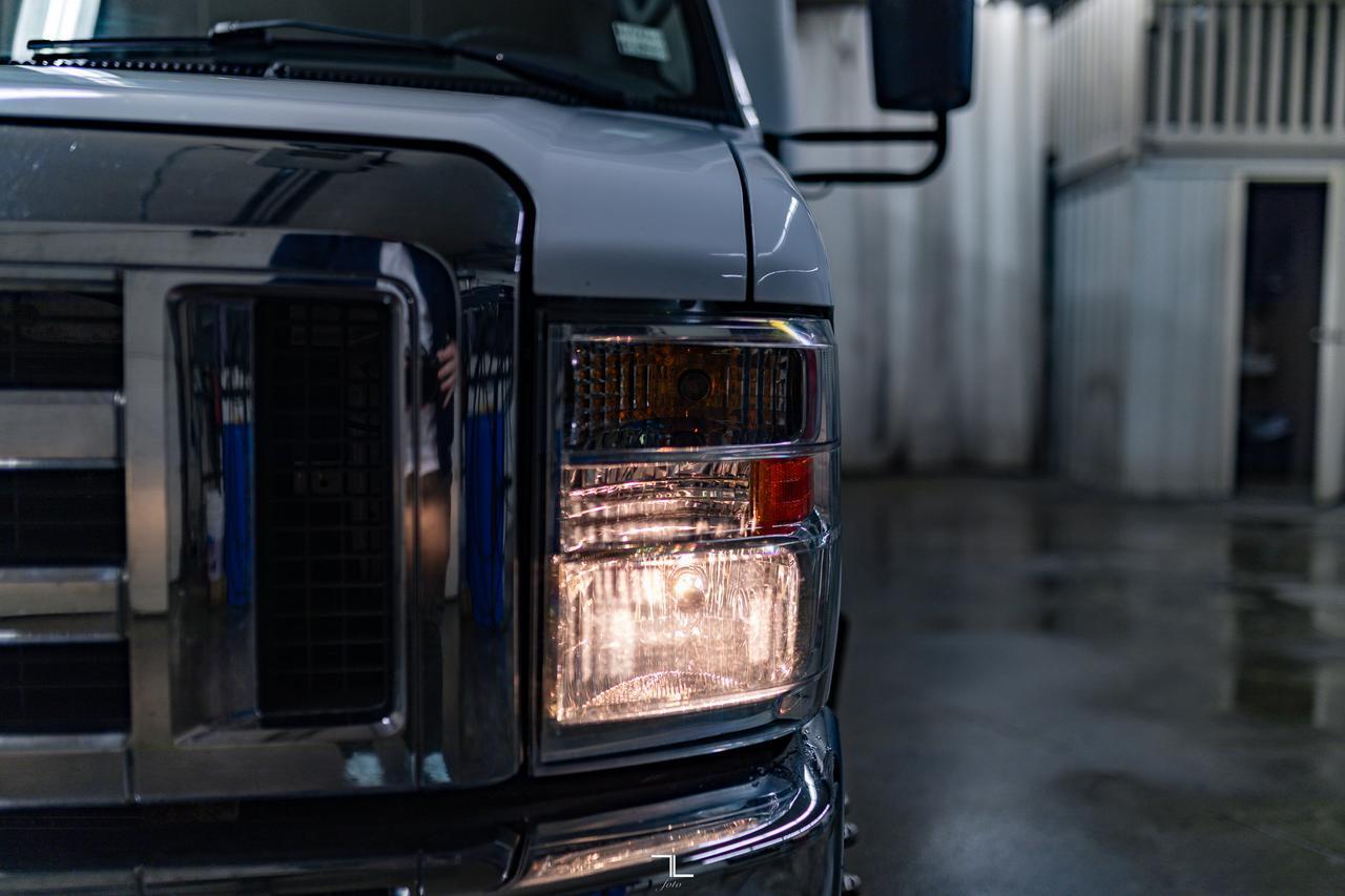 2008 Ford E-450 XLT 24 Passenger Red Deer AB