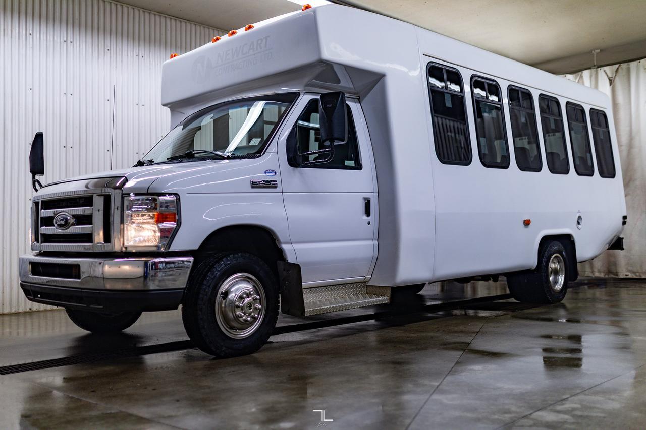2008 Ford E-450 XLT 24 Passenger Red Deer AB