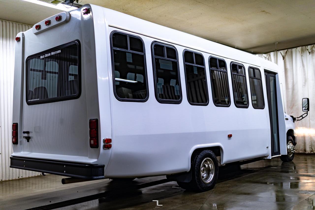 2008 Ford E-450 XLT 24 Passenger Red Deer AB