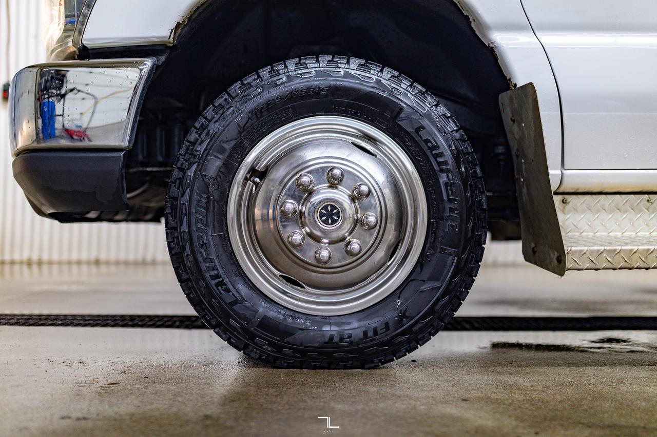 2008 Ford E-450 XLT 24 Passenger Red Deer AB