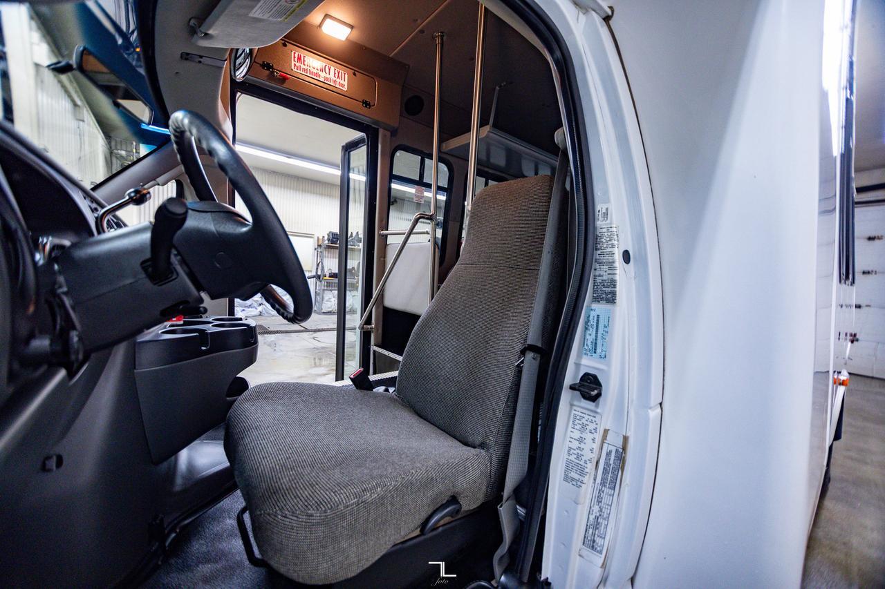 2008 Ford E-450 XLT 24 Passenger Red Deer AB