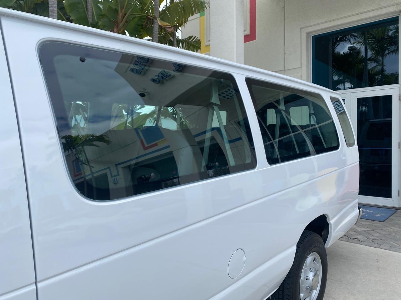 2008 Ford Econoline Wagon XLT 15 PASSENGERS E350 CLEAN Pompano Beach FL